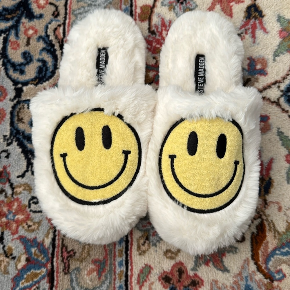 Steve Madden slippers